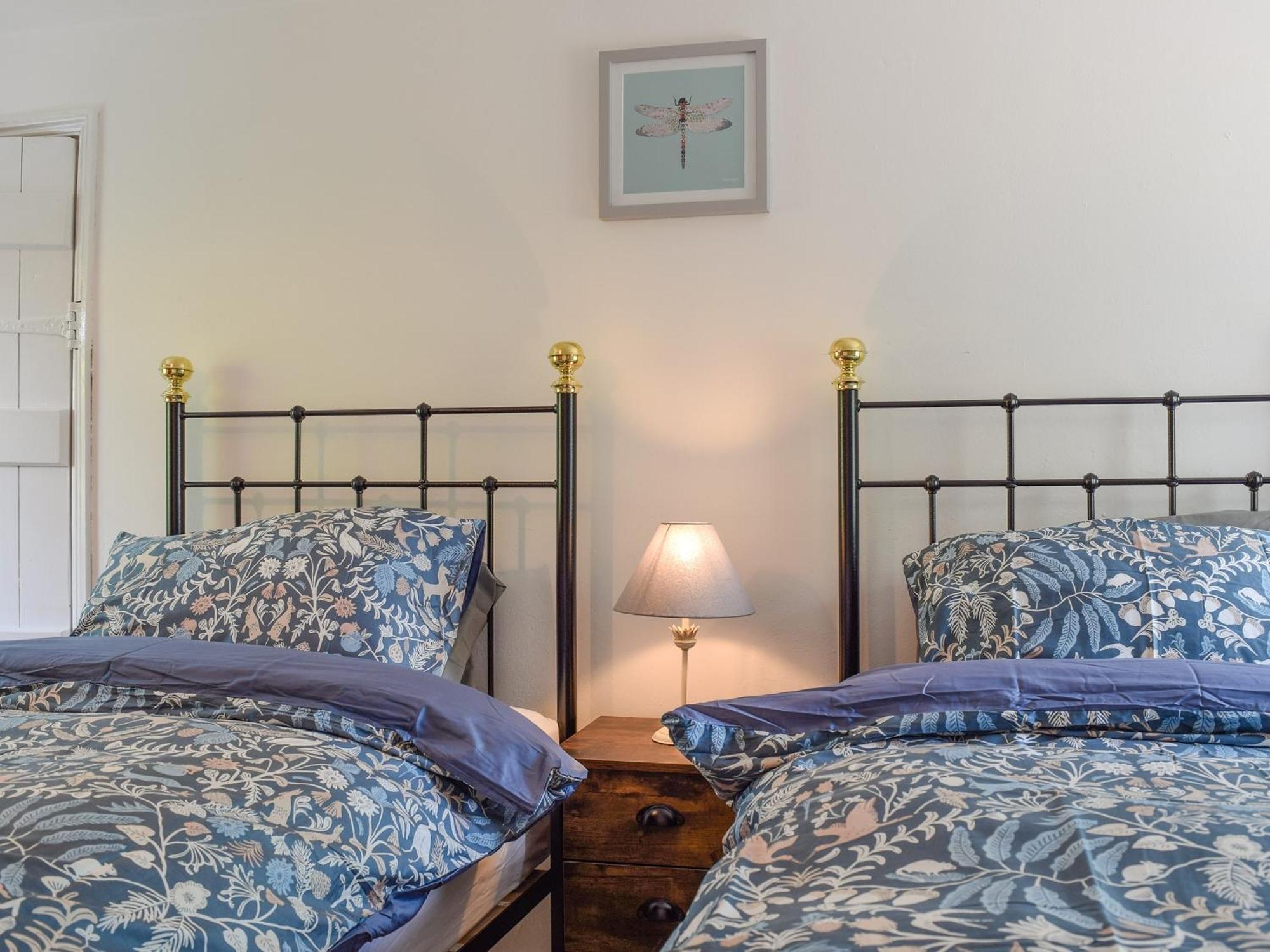 Wayside Cottage Adstock エクステリア 写真