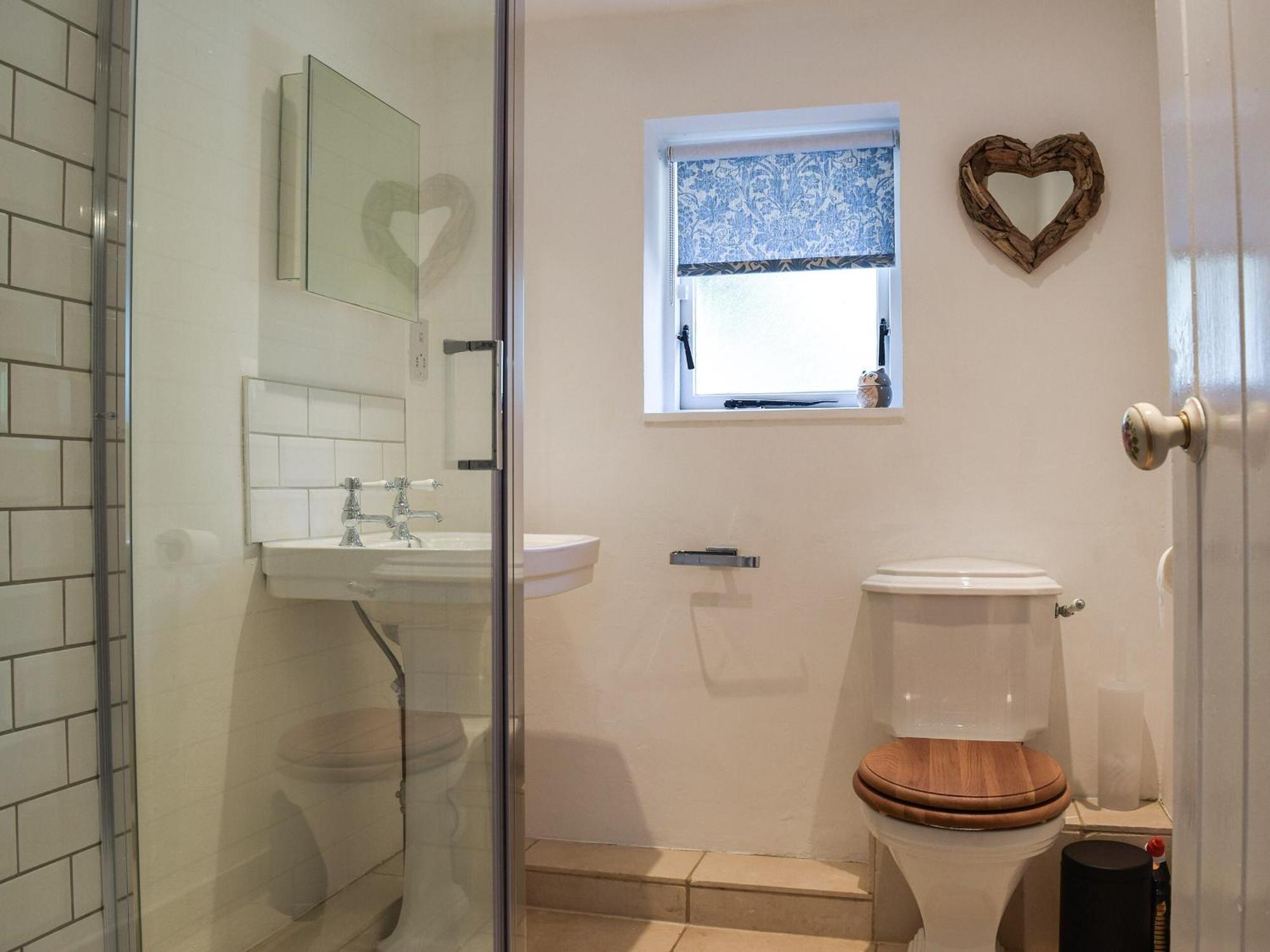 Wayside Cottage Adstock エクステリア 写真