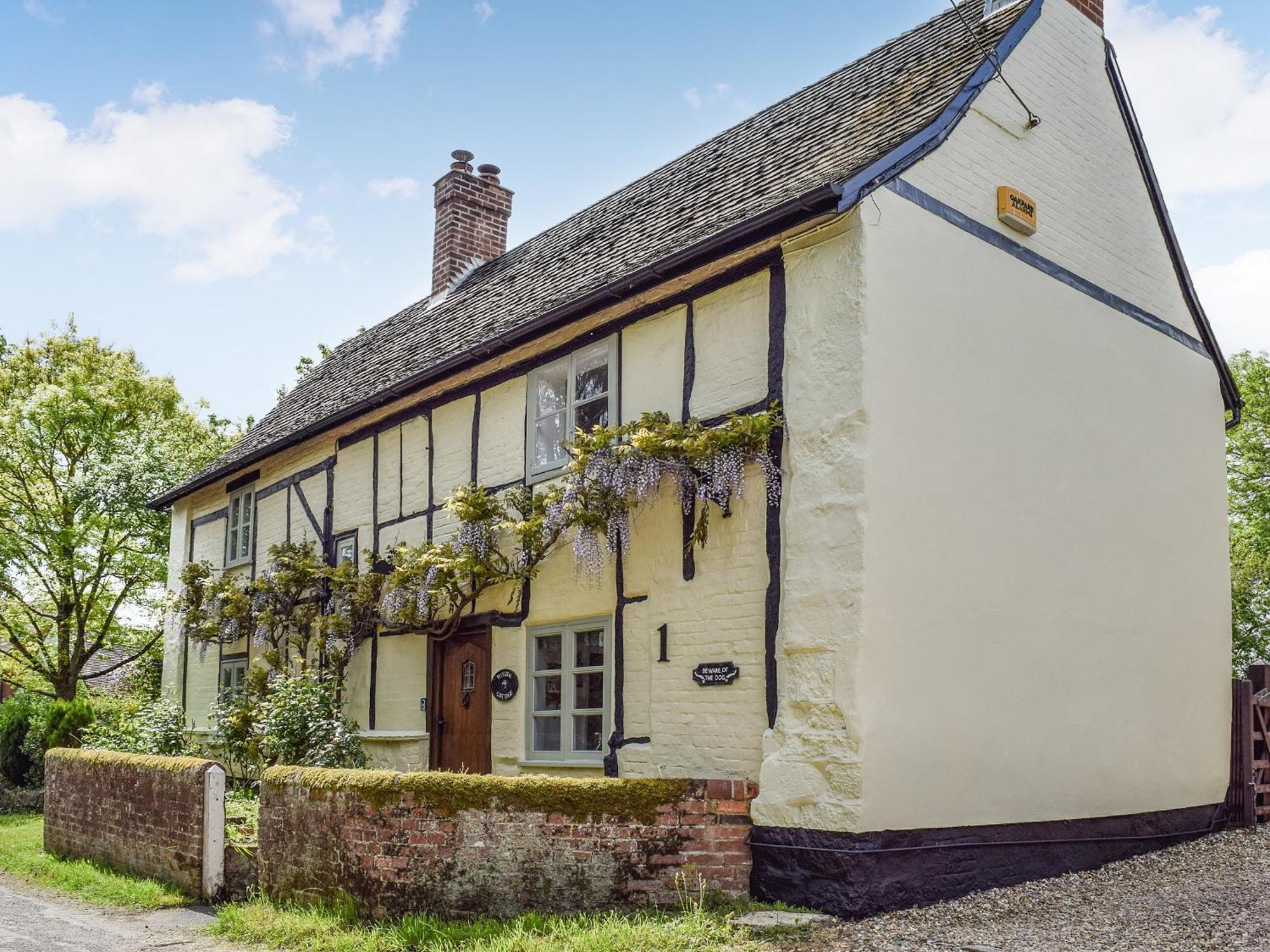 Wayside Cottage Adstock エクステリア 写真